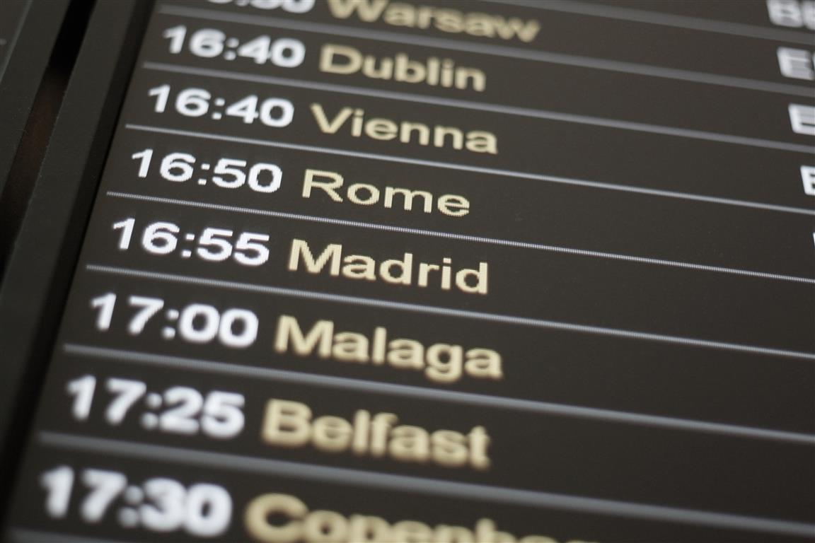 Delays expected at EU border controls at airports in Spain